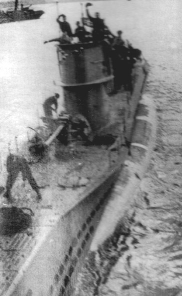 u52conningtowerdeckgun.jpg